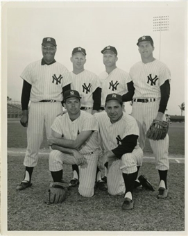 1963 New York Yankees Group Photo with Mantle, Berra and Ford  